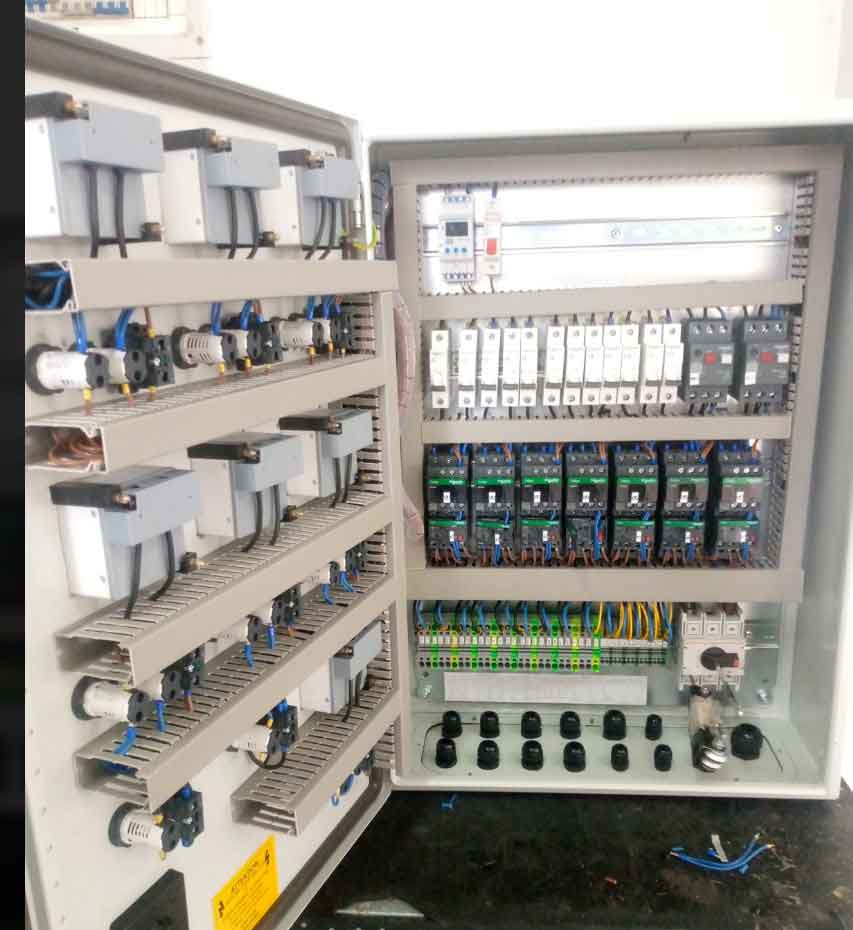 Hệ thống tủ điều khiển LED DMX512 cho dự án chiếu sáng mặt đứng tòa nhà của Bảo Châu AD